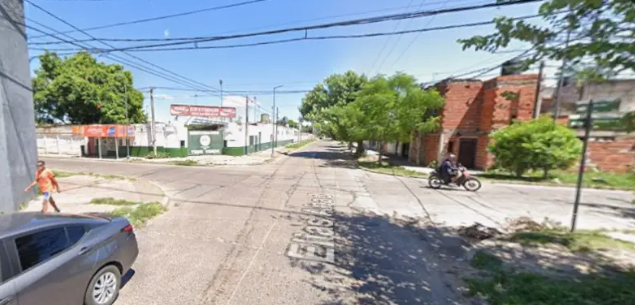 Motochorros atacaron a un joven estudiante para robarle la mochila