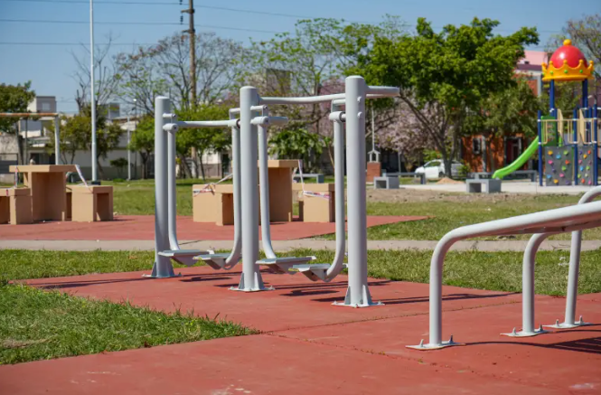 Mejoras en espacios públicos de la ciudad: avanza la remodelación integral de la plaza San José