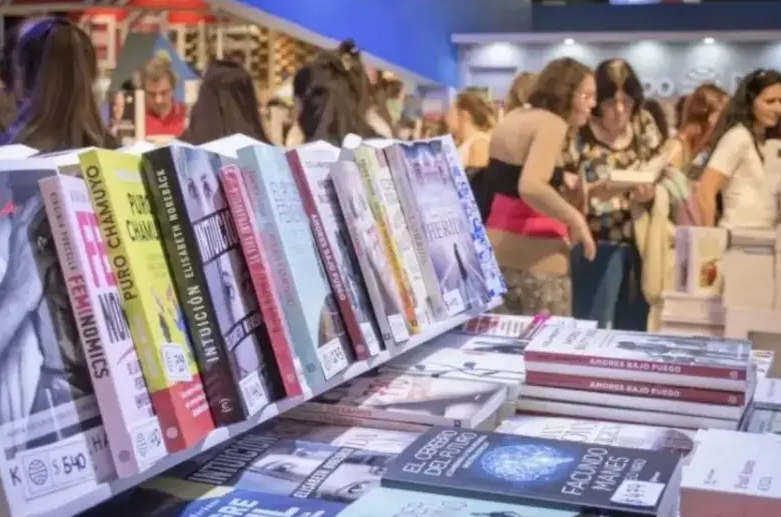 Curuzú Cuatiá confirmó su 15.ª Feria del Libro