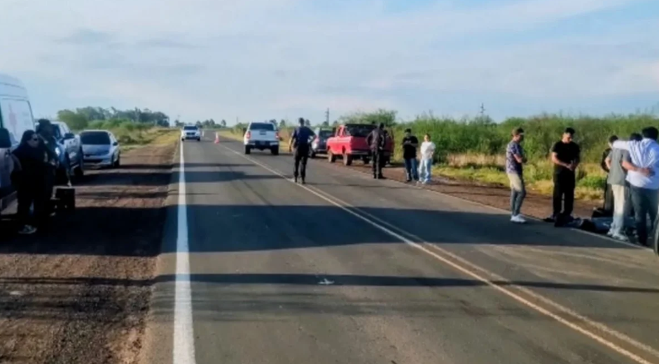 Murió un joven de 23 años tras caer de la caja de una camioneta