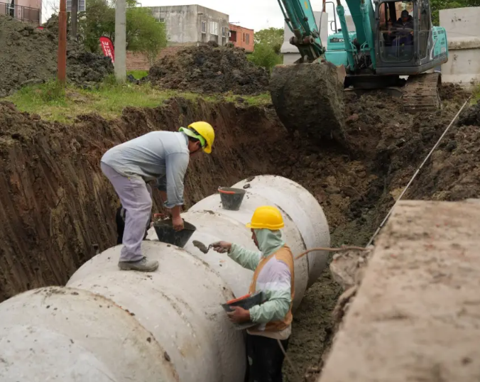 Ejecutan nuevas obras pluviales para fortalecer el sistema de escurrimiento del San Antonio y San Roque