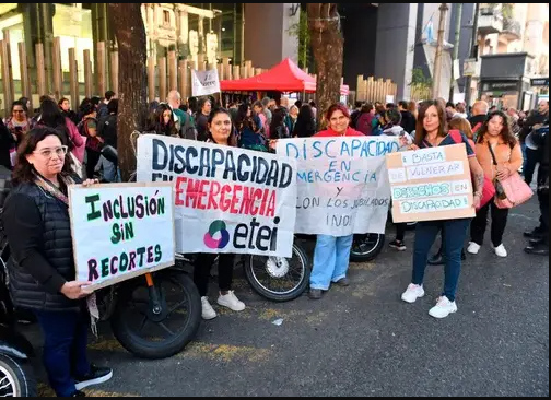 Antes de la visita del papa, el Gobierno convocó a la Iglesia para hablar sobre discapacidad