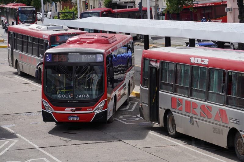 Se suspendió el paro de colectivos tras el pago de haberes
