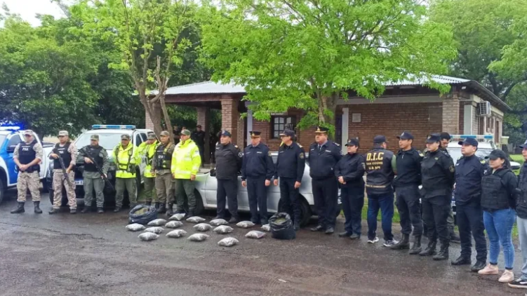 San Cosme: tres detenidos con más de 15 kilos de marihuana tras una persecución por la Ruta 12