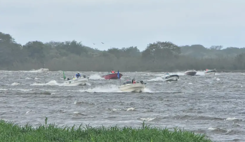Con la largada de más de 280 embarcaciones, comenzó el Torneo del Dorado Esquinense