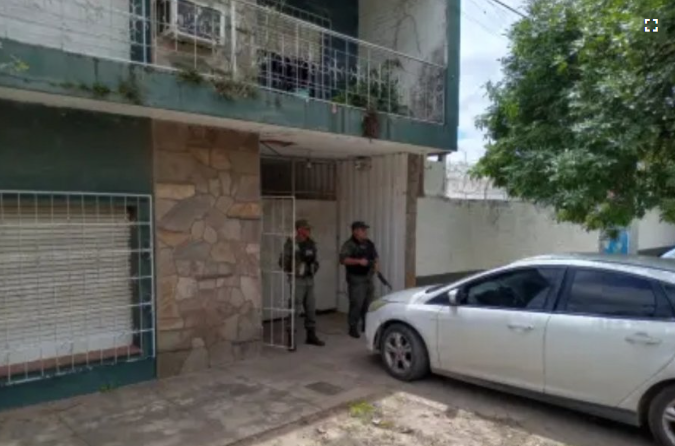 Arrestaron a dos personas que planificaban un atentado a una universidad privada de Corrientes