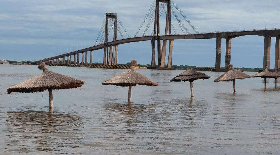El río Paraná se mantiene en 7,07 metros en la ciudad de Corrientes