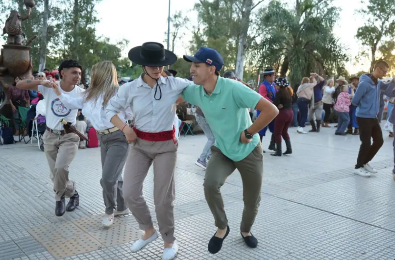 Fin de semana con deportes, turismo, artesanos y música chamamecera