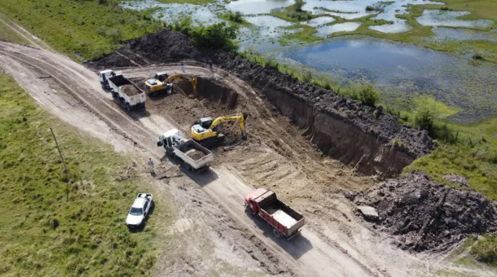  La Provincia refuerza un terraplén y acondiciona albergues en Paso de la Patria
